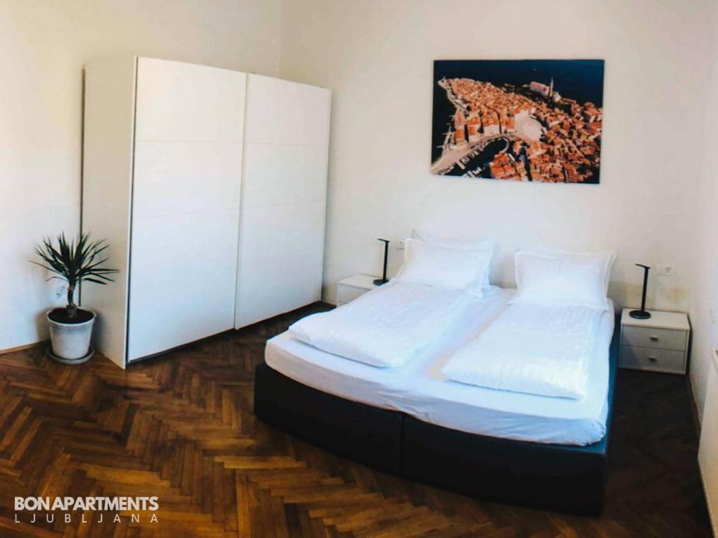 Huge Bbq Garden 2, Spacious Flat, Ac, Free Parking 2 Ljubljana Bagian luar foto