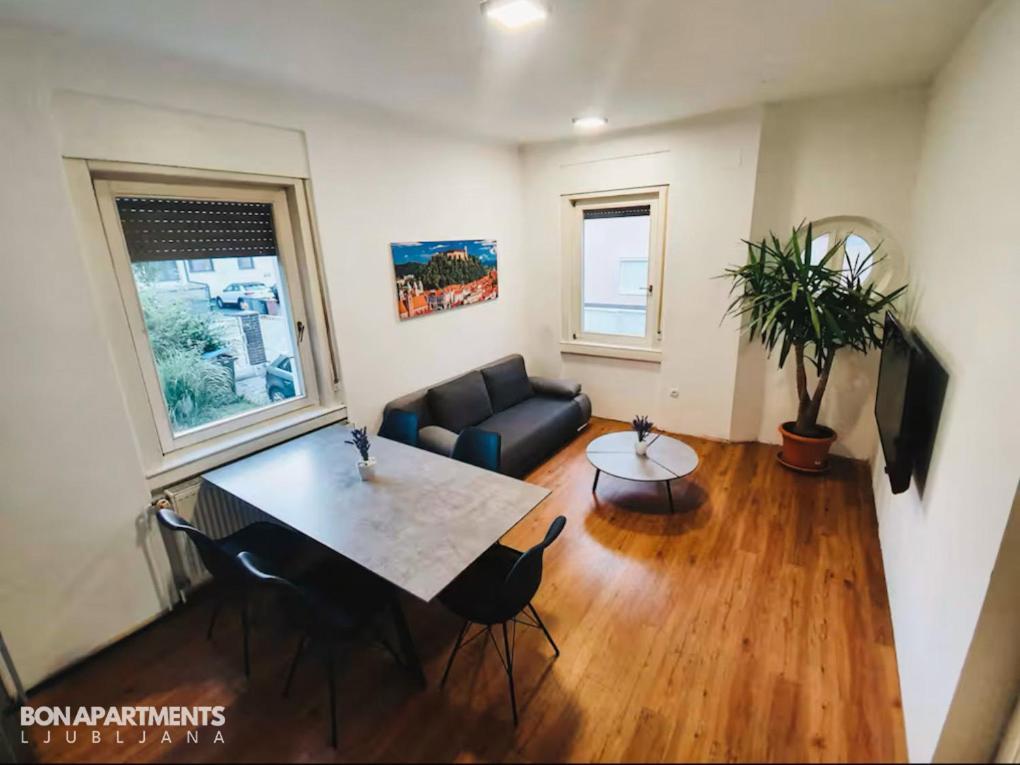 Huge Bbq Garden 2, Spacious Flat, Ac, Free Parking 2 Ljubljana Bagian luar foto