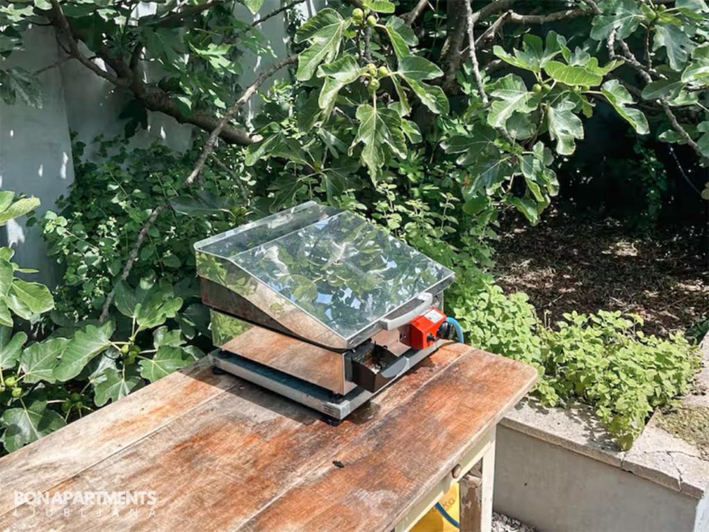 Huge Bbq Garden 2, Spacious Flat, Ac, Free Parking 2 Ljubljana Bagian luar foto